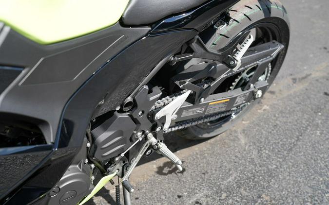 2026 Kawasaki Ninja 500 ABS Metallic Yellowish Green/Ebony
