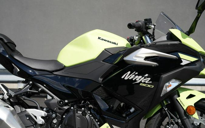 2026 Kawasaki Ninja 500 ABS Metallic Yellowish Green/Ebony