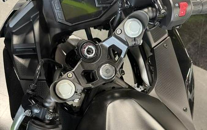 2026 Kawasaki Ninja® 500 ABS Metallic Flat Spark Black