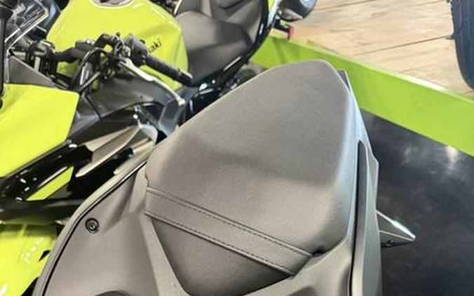 2026 Kawasaki Ninja® 500 ABS Metallic Flat Spark Black