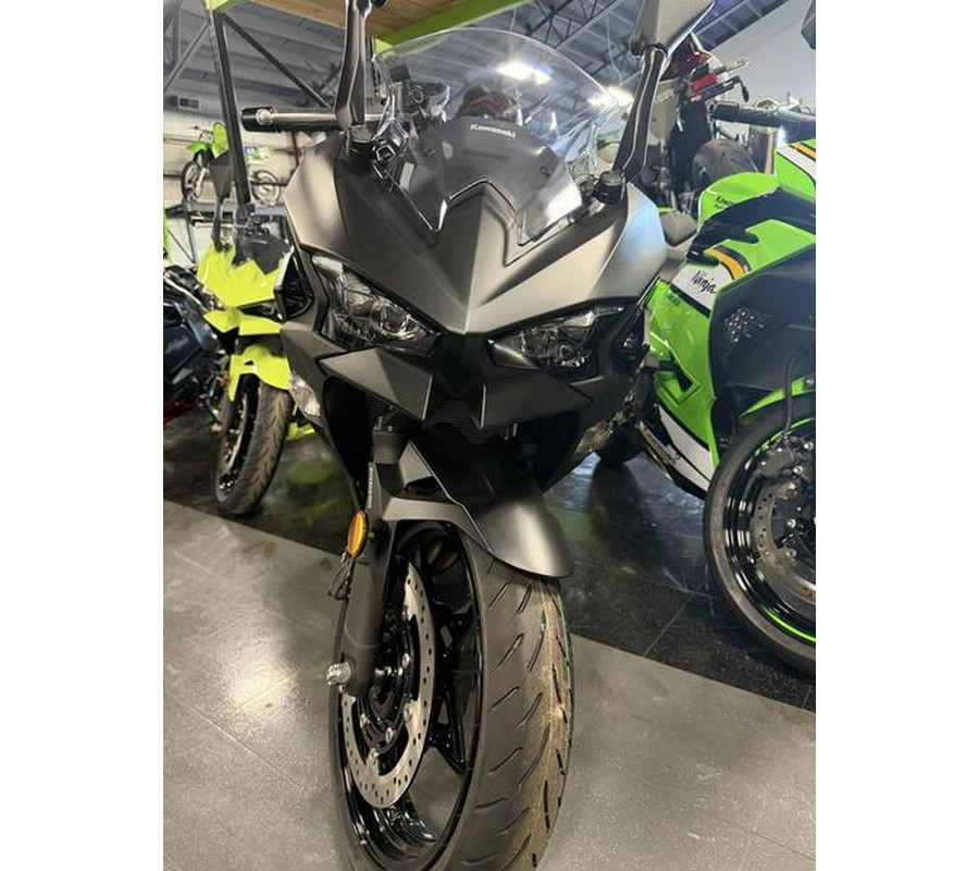 2026 Kawasaki Ninja® 500 ABS Metallic Flat Spark Black