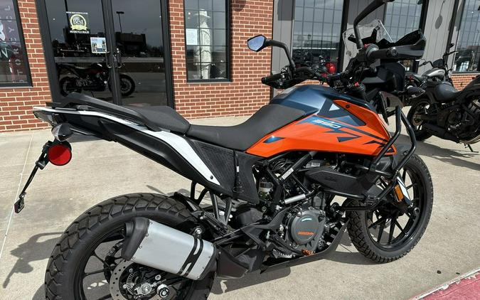 2022 KTM Adventure 390