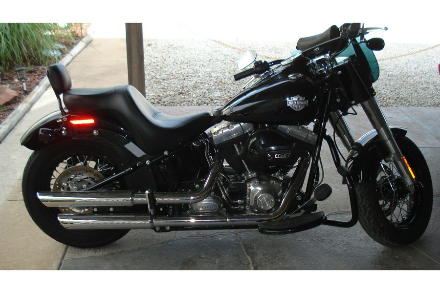 2017 Harley-Davidson® FLHC