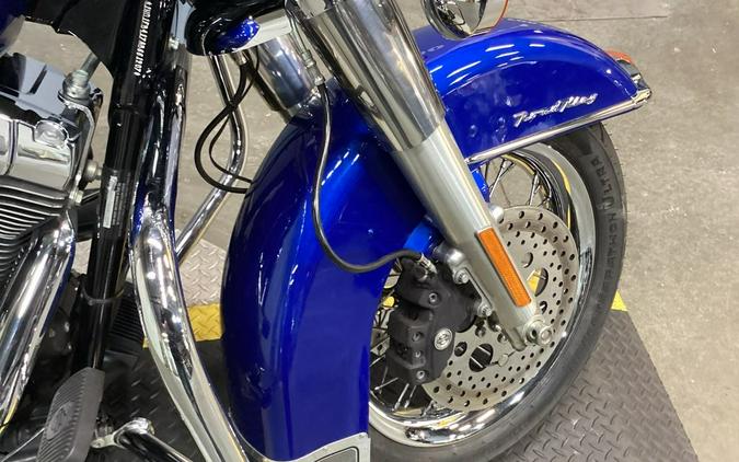 2010 Harley-Davidson® FLHRC - Road King® Classic