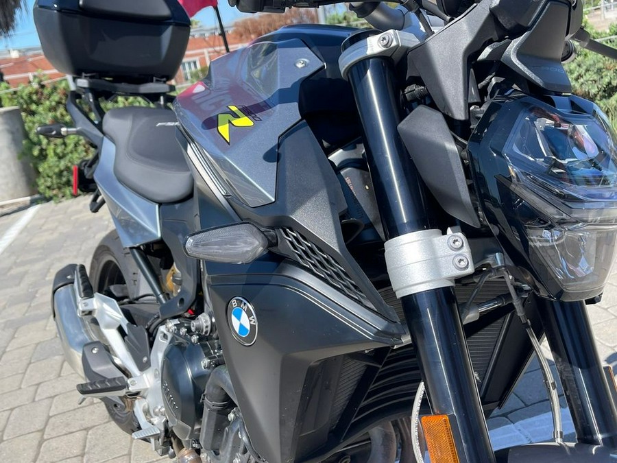 2022 BMW F 900 R Black Storm Metallic