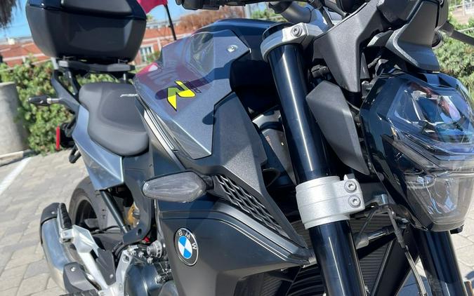 2022 BMW F 900 R Black Storm Metallic