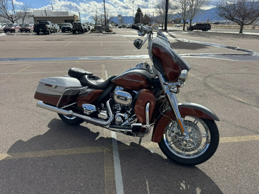 2014 Harley-Davidson® CVO™ Electra Glide Ultra Limited®