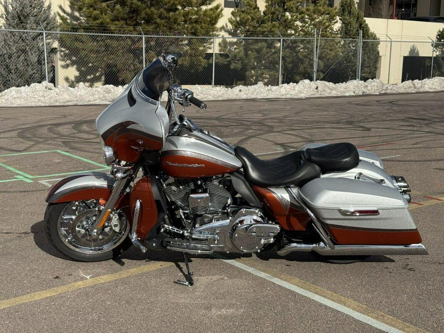 2014 Harley-Davidson® CVO™ Electra Glide Ultra Limited®