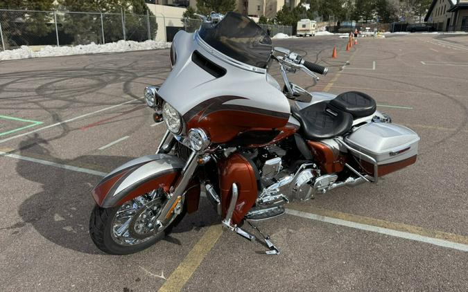 2014 Harley-Davidson® CVO™ Electra Glide Ultra Limited®