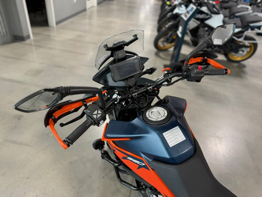 2022 KTM Adventure 390
