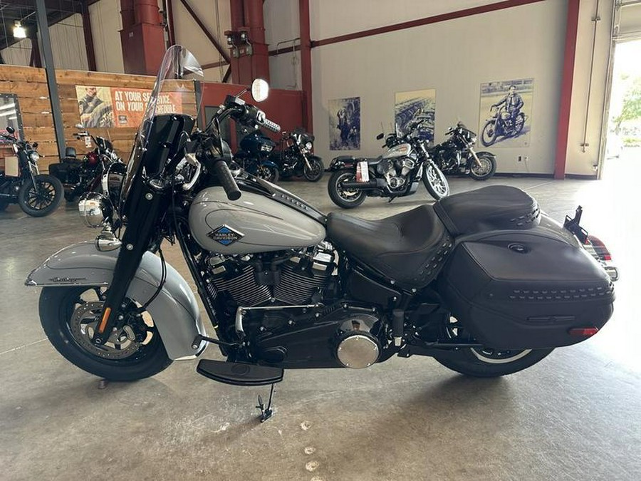2025 Harley-Davidson® FLHC - Heritage Classic