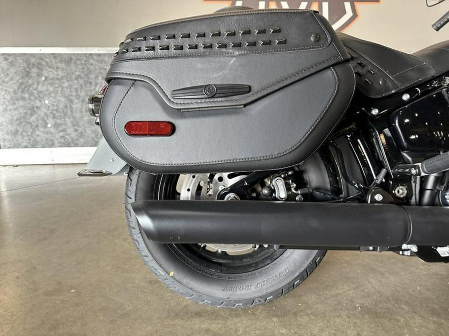 2025 Harley-Davidson® FLHC - Heritage Classic