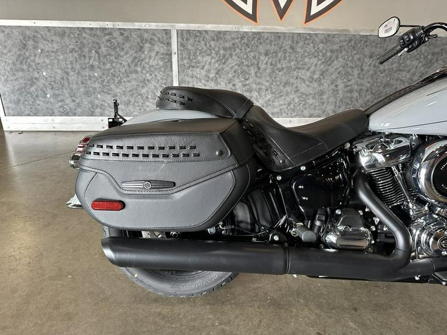 2025 Harley-Davidson® FLHC - Heritage Classic