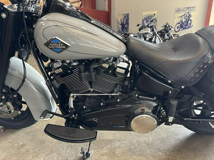 2025 Harley-Davidson® FLHC - Heritage Classic