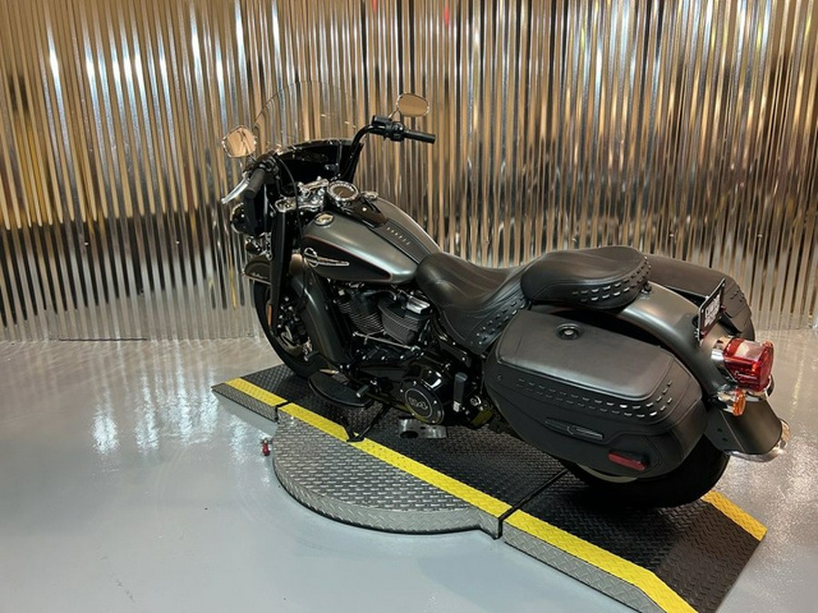 2018 Harley-Davidson FLHCS - Softail Heritage Classic 114