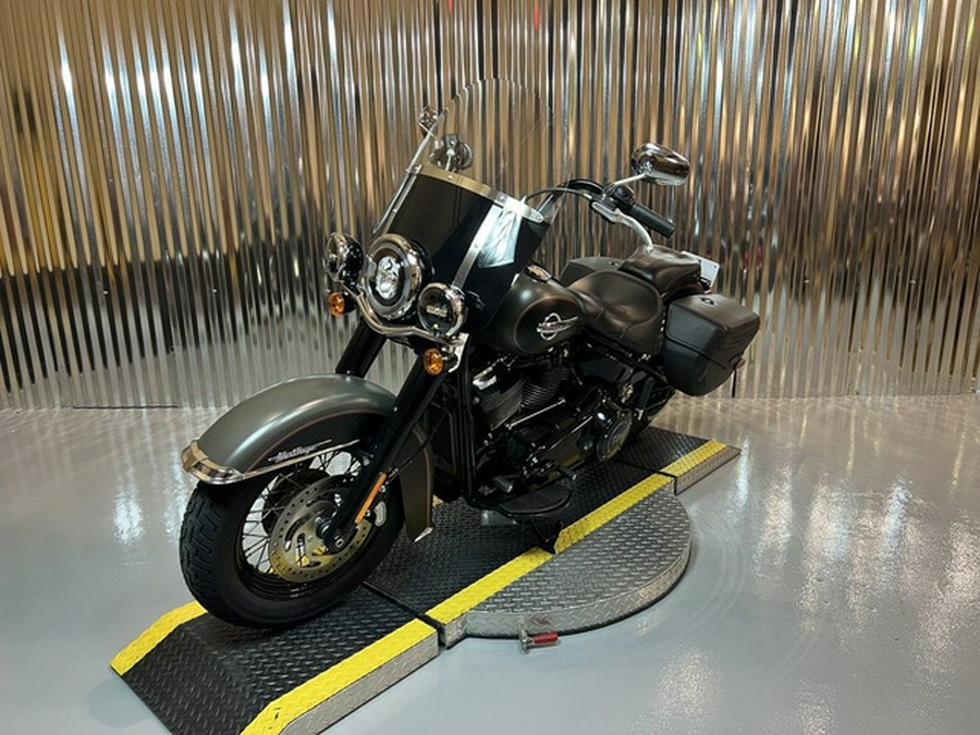 2018 Harley-Davidson FLHCS - Softail Heritage Classic 114