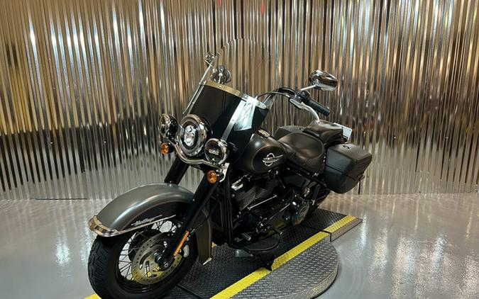 2018 Harley-Davidson FLHCS - Softail Heritage Classic 114