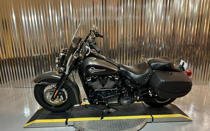 2018 Harley-Davidson FLHCS - Softail Heritage Classic 114