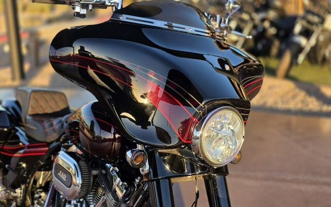 2011 Harley-Davidson® FLHXSE2 - CVO™ Street Glide®