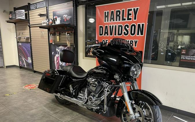 2017 Harley-Davidson® FLHXS - Street Glide® Special