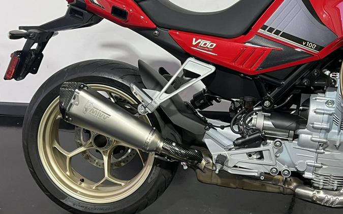 2023 Moto Guzzi V100 Mandello