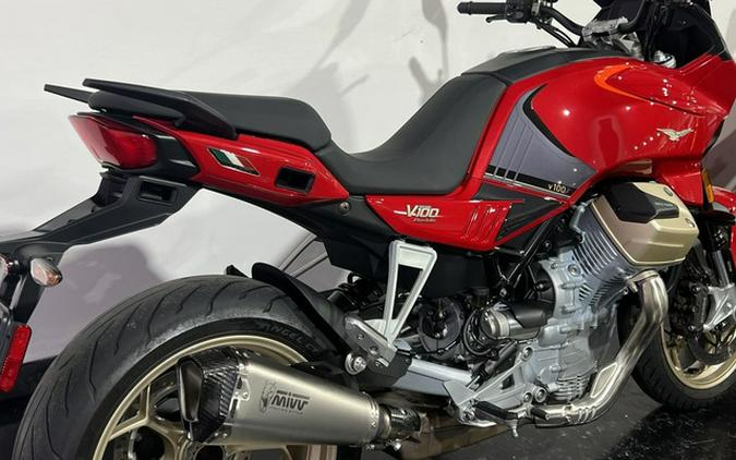 2023 Moto Guzzi V100 Mandello