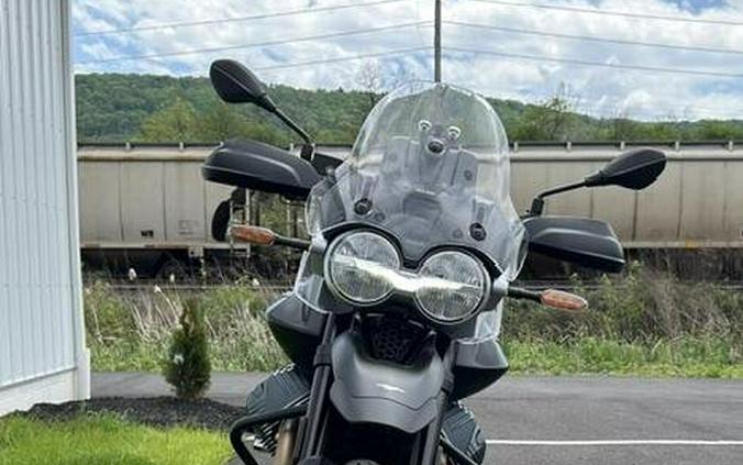 2025 Moto Guzzi V85 Strada