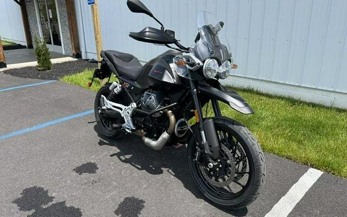 2025 Moto Guzzi V85 Strada