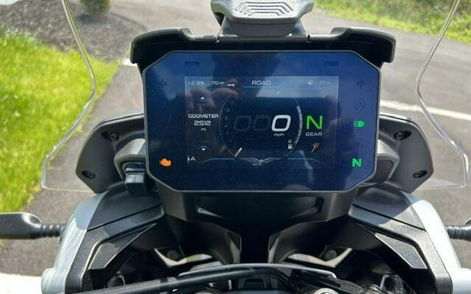 2025 Moto Guzzi V85 Strada