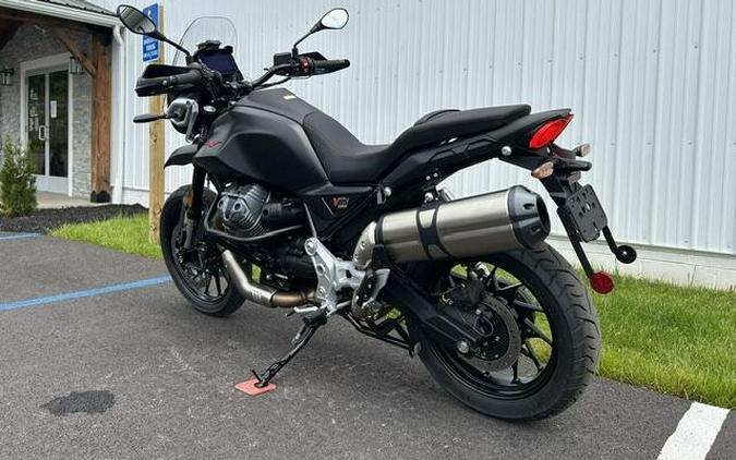 2025 Moto Guzzi V85 Strada