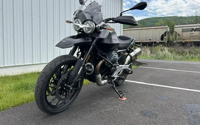 2025 Moto Guzzi V85 Strada