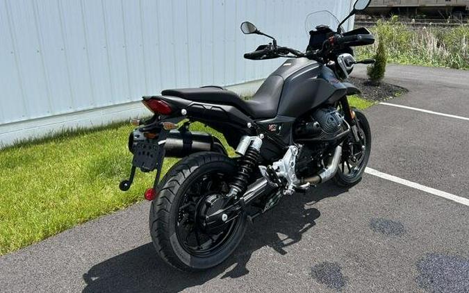 2025 Moto Guzzi V85 Strada