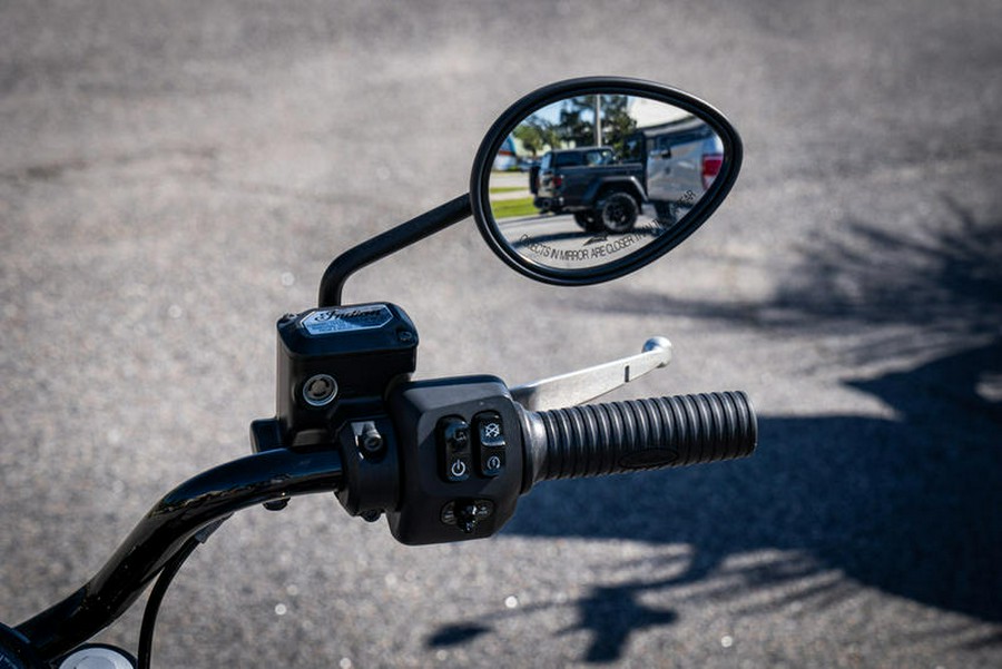 2022 Indian Motorcycle® Chief® Bobber ABS Black Metallic