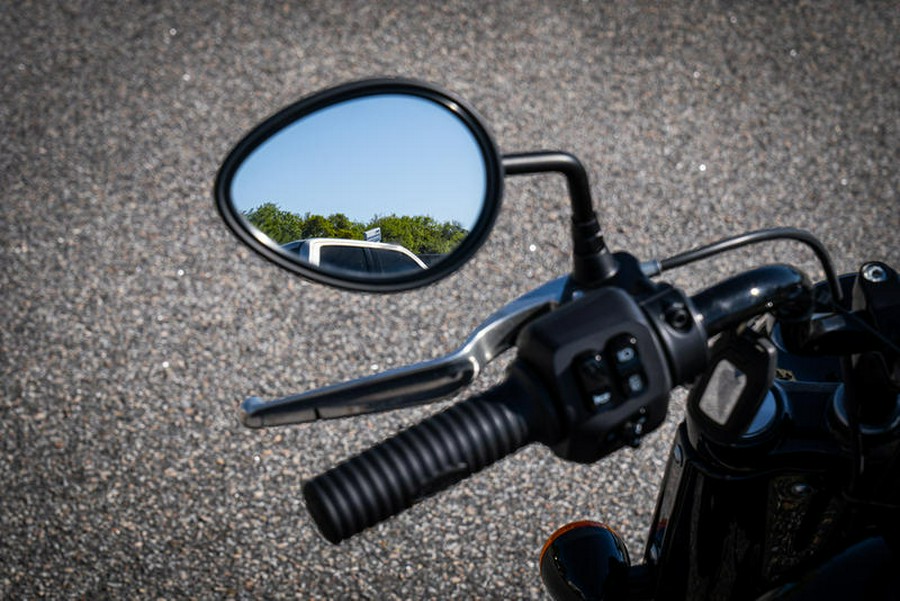 2022 Indian Motorcycle® Chief® Bobber ABS Black Metallic