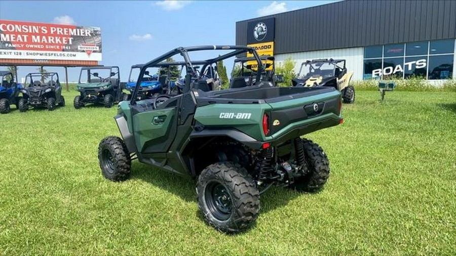 2023 Can-Am® Commander DPS 700