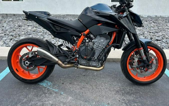 2022 KTM 890 Duke R