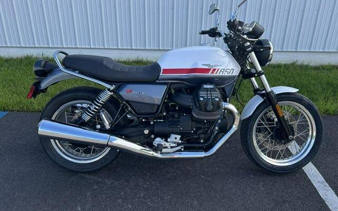2023 Moto Guzzi V7 Special