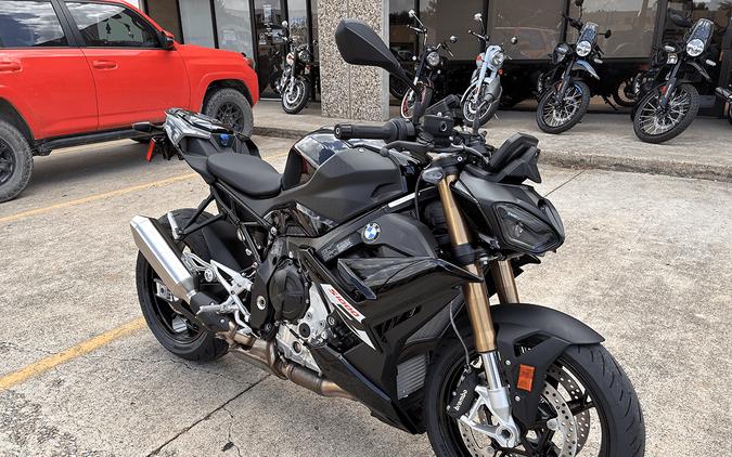 2026 BMW S 1000 R