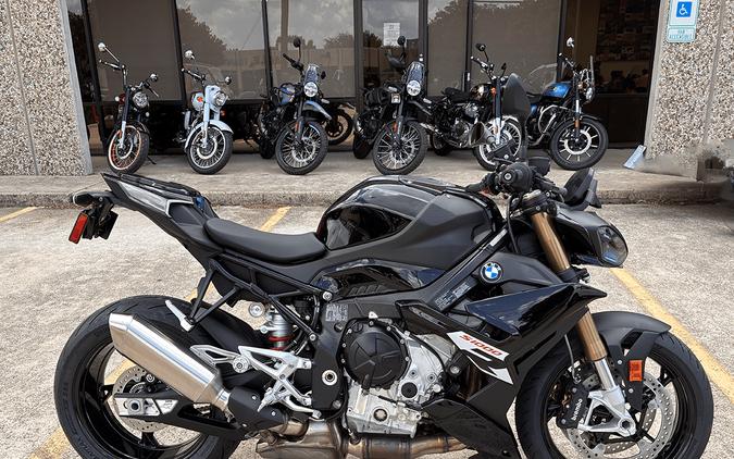2026 BMW S 1000 R