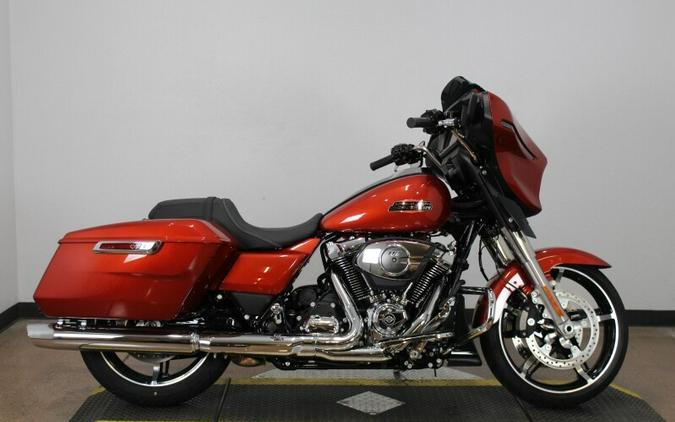 Harley-Davidson Street Glide® 2024 FLHX 84403389 WHISKEY FIRE