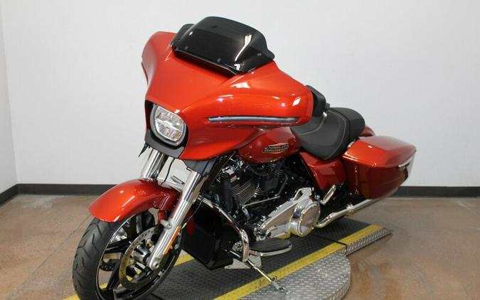 Harley-Davidson Street Glide® 2024 FLHX 84403389 WHISKEY FIRE