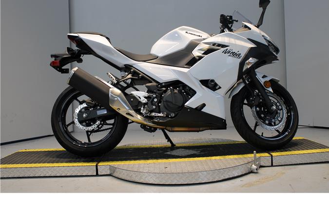 2017 Kawasaki NinjaÂ® 300 ABS