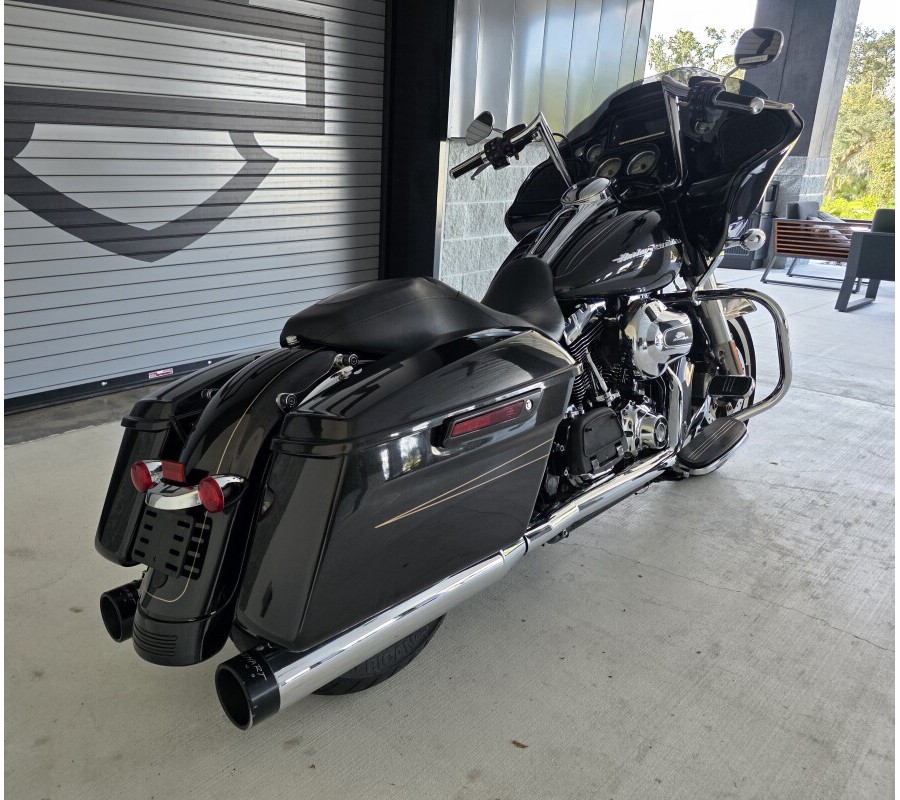 2016 Harley-Davidson® Road Glide® Special