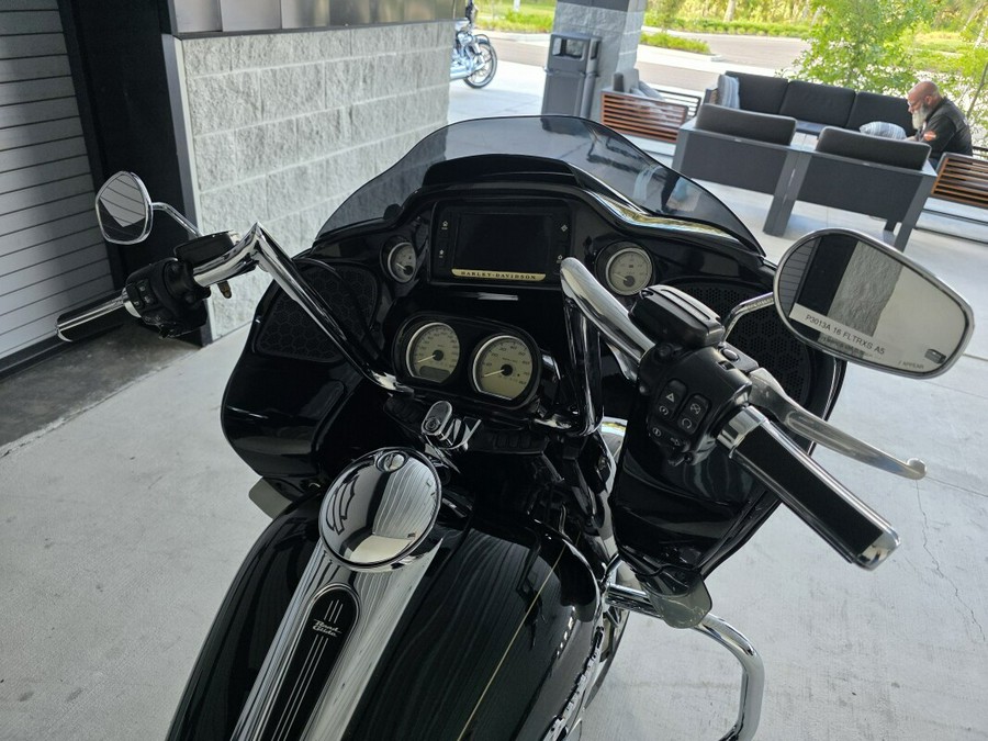 2016 Harley-Davidson® Road Glide® Special