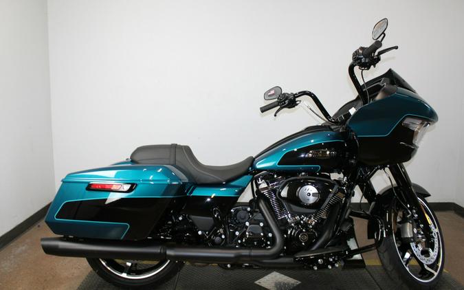 2026 Harley-Davidson® Road Glide® TEAL THUNDR/BLK W/ PINSTRIP