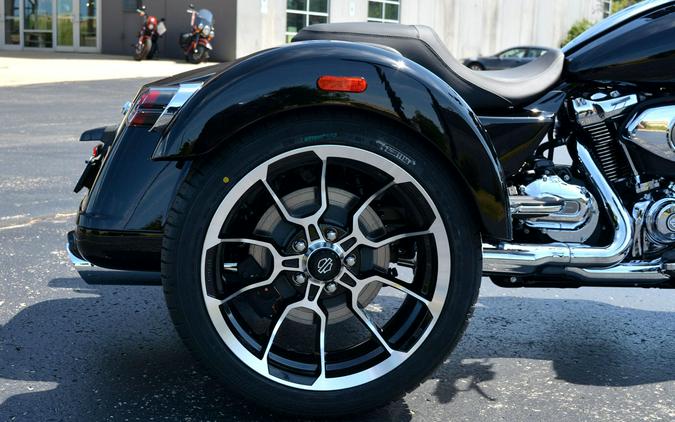 2026 Harley-Davidson® Road Glide 3 Vivid Black