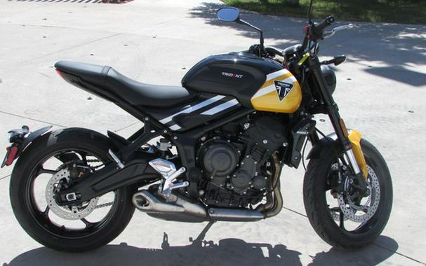 2025 Triumph Trident 660 Cosmic Yellow/Sapphire Black