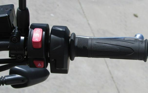 2025 Triumph Trident 660 Cosmic Yellow/Sapphire Black