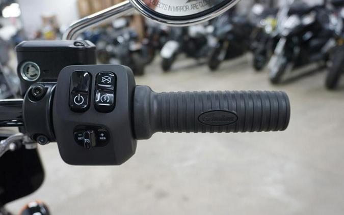 2025 Indian Super Chief Limited Black Metallic