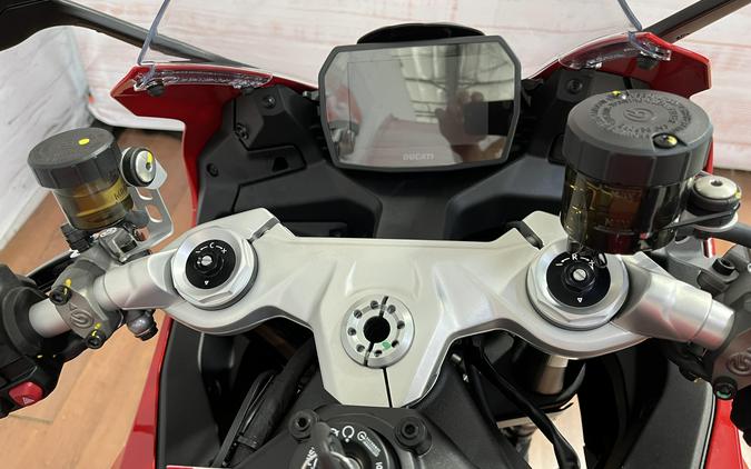2026 Ducati PANIGALE V2